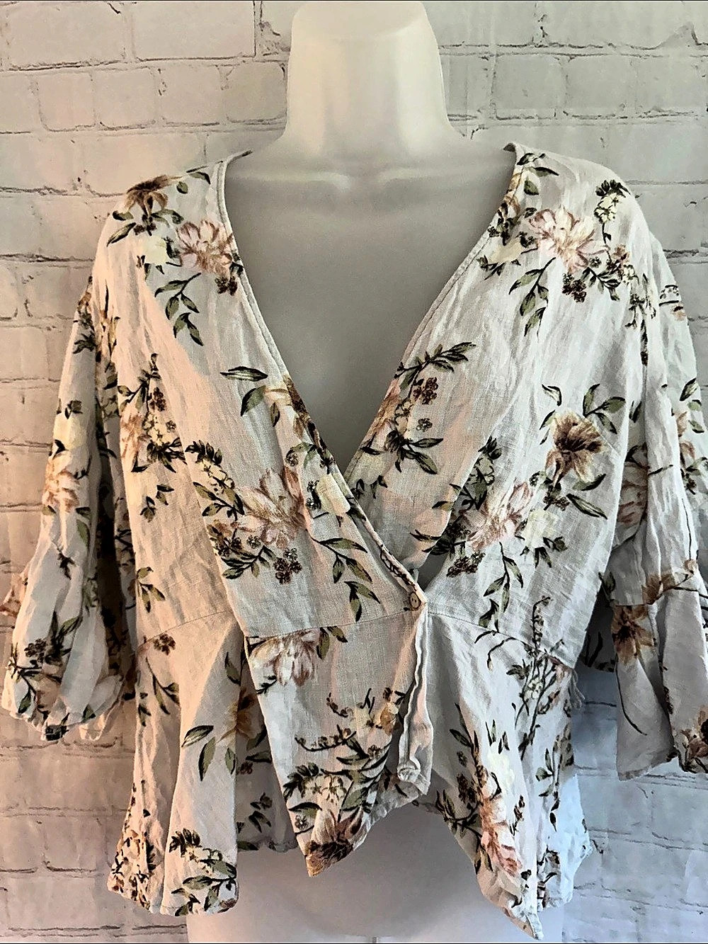 Zara Floral 100% is Linen Wrap Blouse in Baby Blue & Pink Size L
